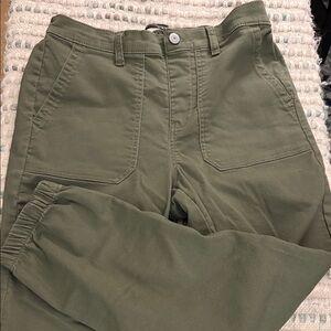 Olive Green Women's Cropped Pants